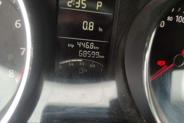 Used Volkswagen Sagitar 2018 1.6L Automatic Comfort Model Odometer Close Up