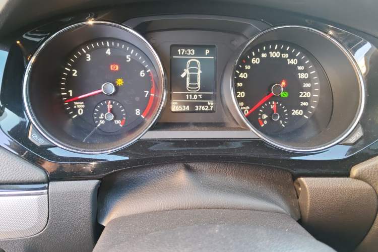Used Volkswagen Sagitar 2018 180TSI DSG Prestige Edition Odometer Close Up