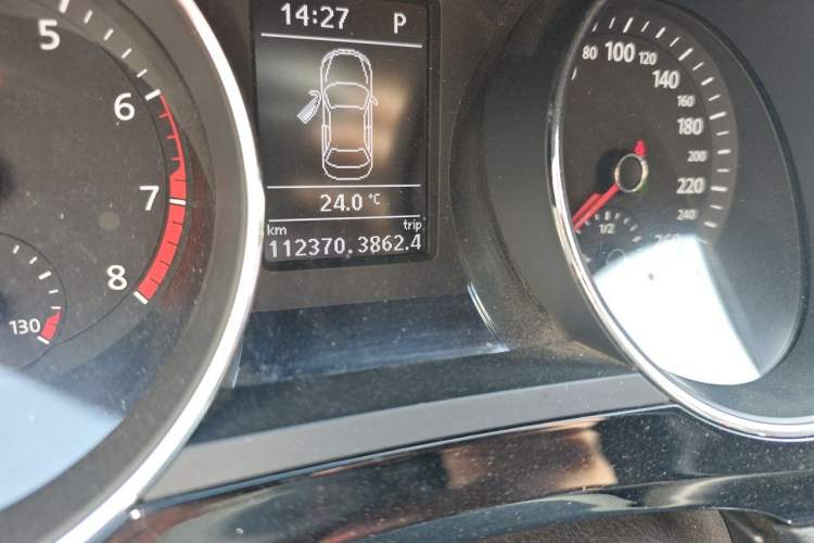 Used Volkswagen Sagitar 2018 180TSI DSG Prestige Edition Odometer Close Up