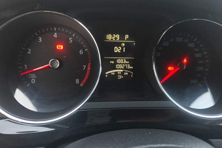 Used Volkswagen Sagitar 2018 1.6L Automatic Comfort Model Odometer Close Up