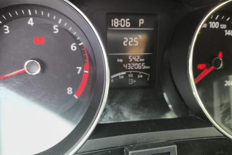 Used Volkswagen Sagitar 2018 1.6L Automatic Comfort Model Odometer Close Up