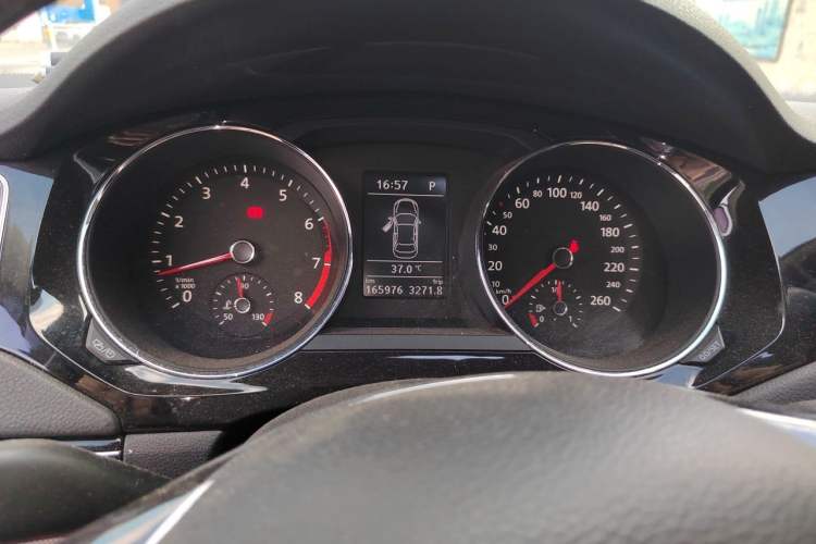 Used Volkswagen Sagitar 2018 180TSI DSG Prestige Edition Odometer Close Up