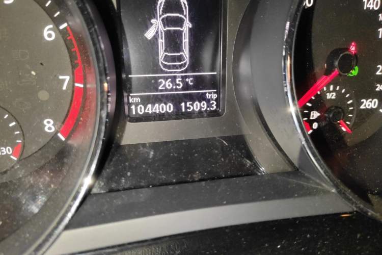 Used Volkswagen Sagitar 2018 180TSI DSG Prestige Edition Odometer Close Up