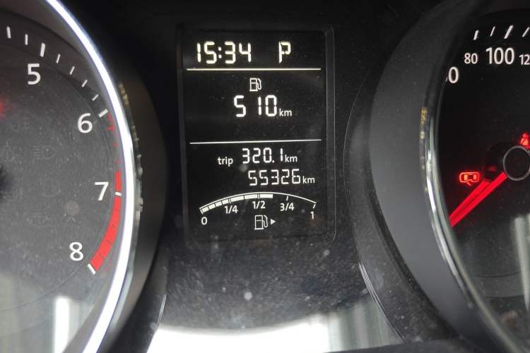 Used Volkswagen Sagitar 2018 1.6L Automatic Comfort Model Odometer Close Up