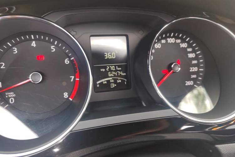 Used Volkswagen Sagitar 2018 1.6L Automatic Comfort Model Odometer Close Up