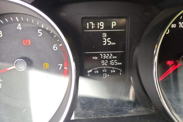 Used Volkswagen Sagitar 2018 1.6L Automatic Comfort Model Odometer Close Up