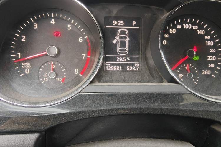 Used Volkswagen Sagitar 2018 280TSI DSG Ignite Edition Odometer Close Up