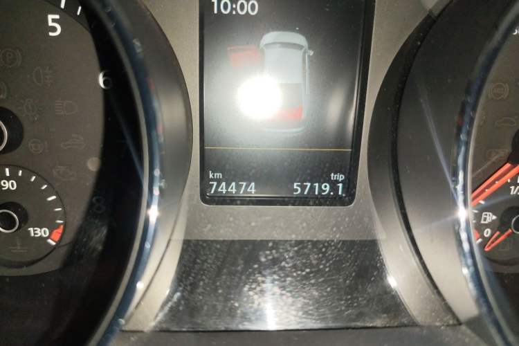 Used Volkswagen Sagitar 2018 280TSI DSG Luxury Model Odometer Close Up