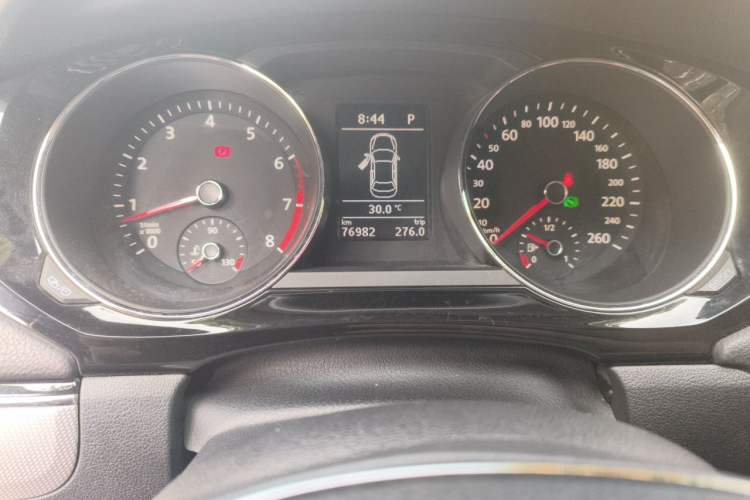 Used Volkswagen Sagitar 2018 180TSI DSG Prestige Edition Odometer Close Up