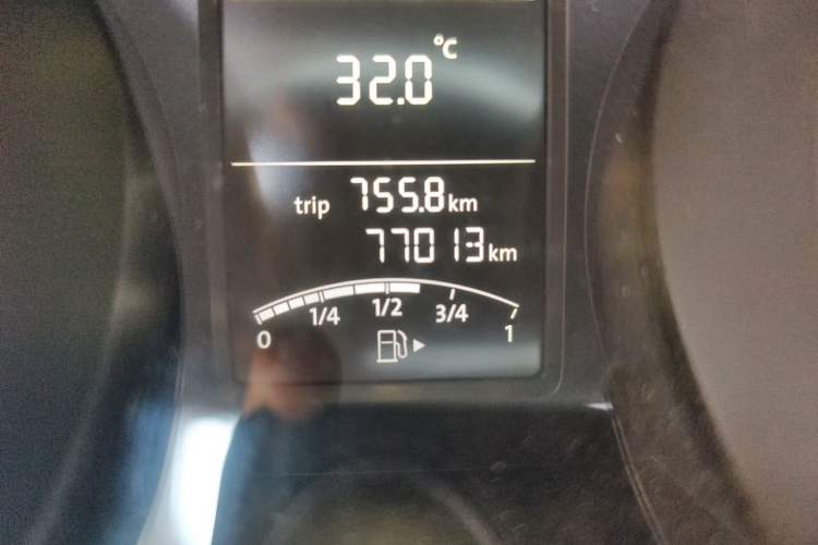Used Volkswagen Sagitar 2018 1.6L Automatic Comfort Model Odometer Close Up