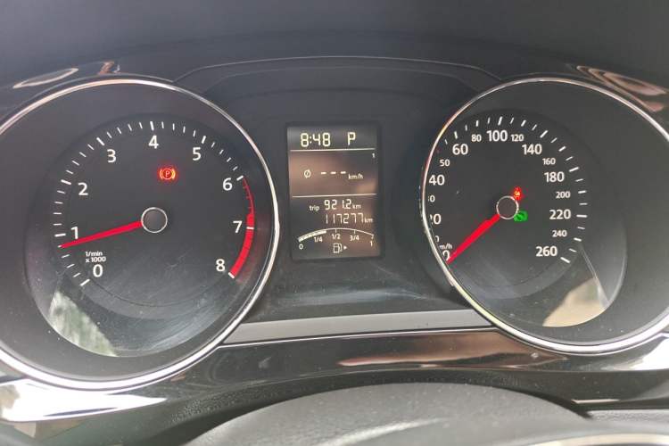 Used Volkswagen Sagitar 2018 1.6L Automatic Comfort Model Odometer Close Up