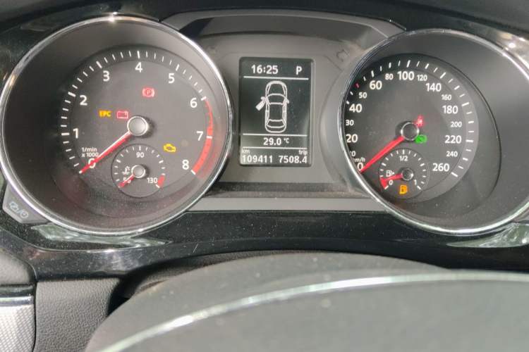 Used Volkswagen Sagitar 2018 280TSI DSG Ignite Edition Odometer Close Up
