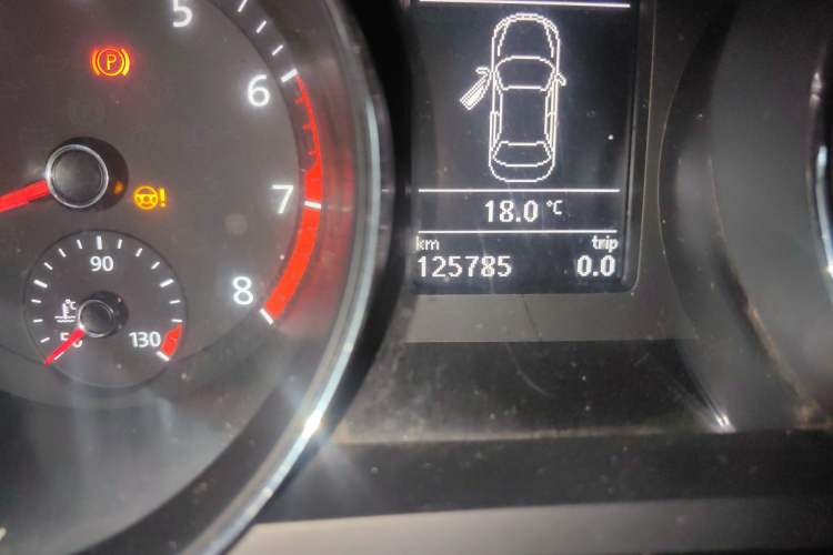 Used Volkswagen Sagitar 2018 180TSI DSG Prestige Edition Odometer Close Up