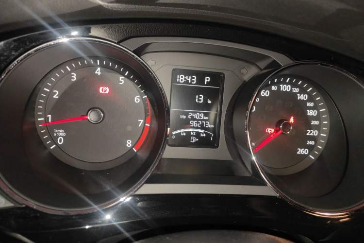 Used Volkswagen Sagitar 2018 1.6L Automatic Comfort Model Odometer Close Up