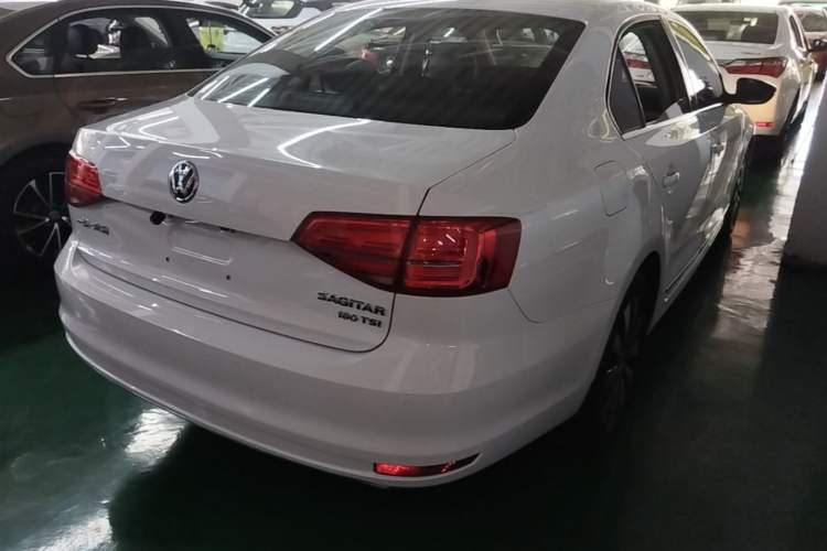 Used Volkswagen Sagitar 2018 180TSI DSG Prestige Edition Rear Right 45 Deg