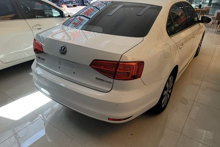 Used Volkswagen Sagitar 2018 1.6L Automatic Comfort Model Rear Right 45 Deg