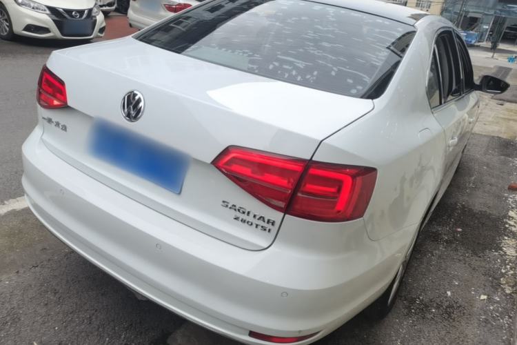 Used Volkswagen Sagitar 2018 280TSI DSG Luxury Model Rear Right 45 Deg