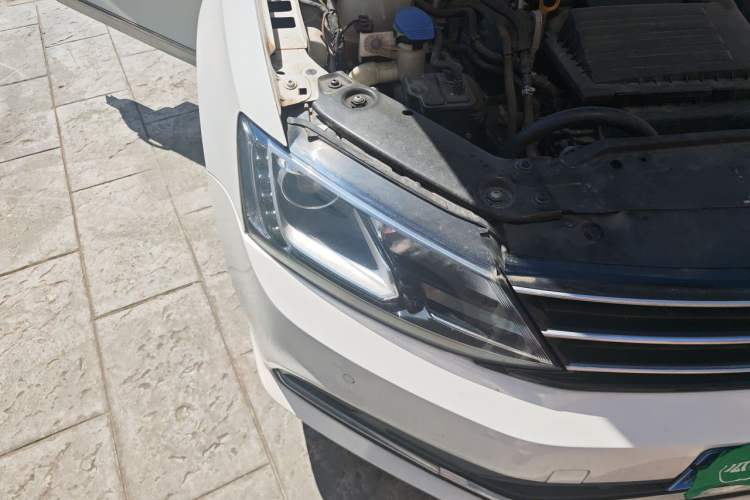 Used Volkswagen Sagitar 2018 280TSI DSG Luxury Model Right Front Headlight