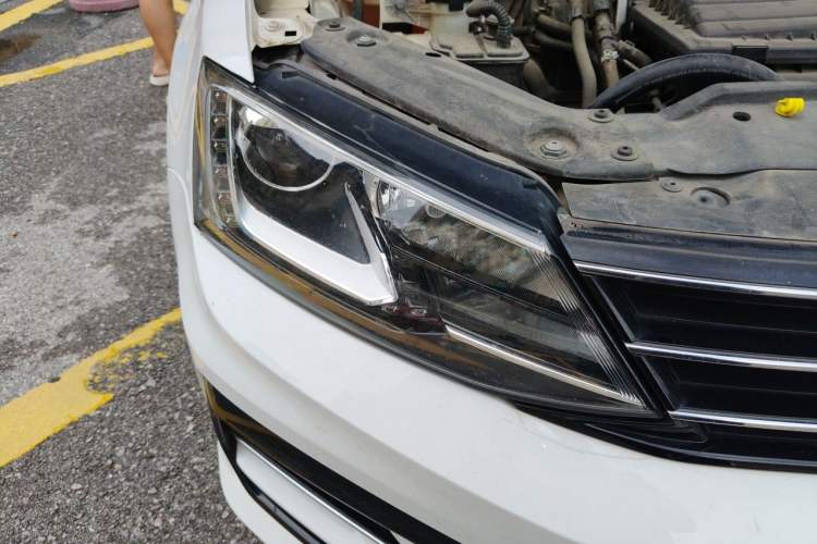 Used Volkswagen Sagitar 2018 280TSI DSG Ignite Edition Right Front Headlight