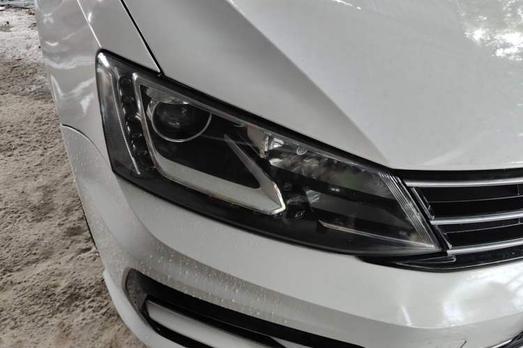 Used Volkswagen Sagitar 2018 280TSI DSG Ignite Edition Right Front Headlight