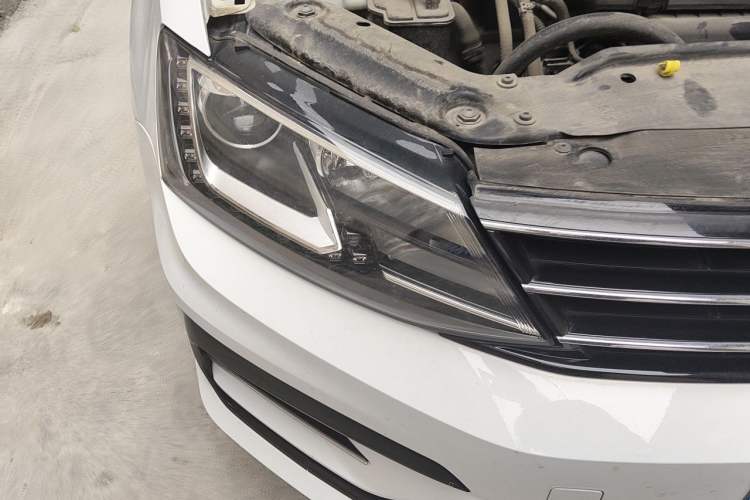 Used Volkswagen Sagitar 2018 280TSI DSG Ignite Edition Right Front Headlight