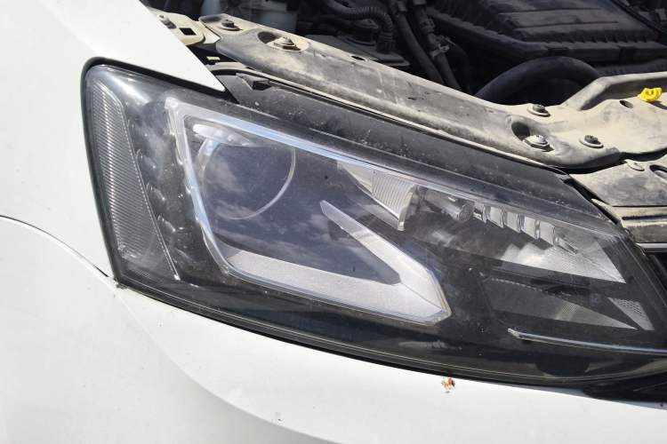 Used Volkswagen Sagitar 2018 280TSI DSG Luxury Model Right Front Headlight