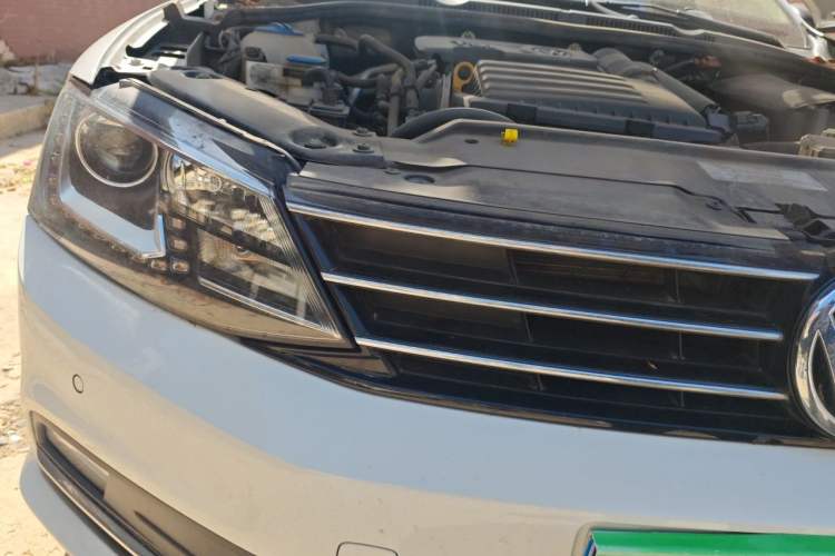 Used Volkswagen Sagitar 2018 280TSI DSG Luxury Model Right Front Headlight