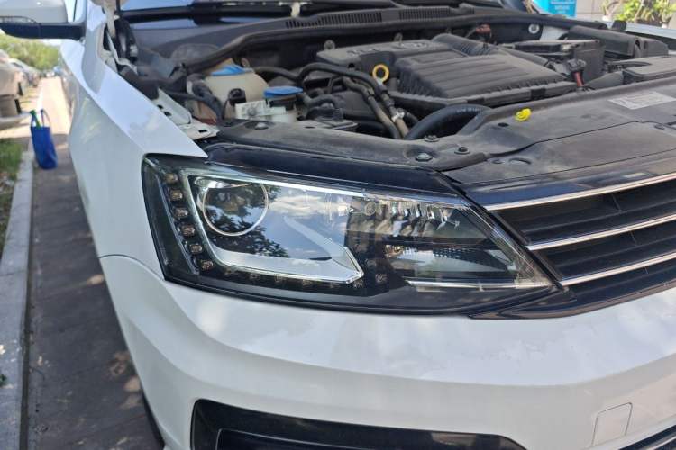 Used Volkswagen Sagitar 2018 280TSI DSG Ignite Edition Right Front Headlight