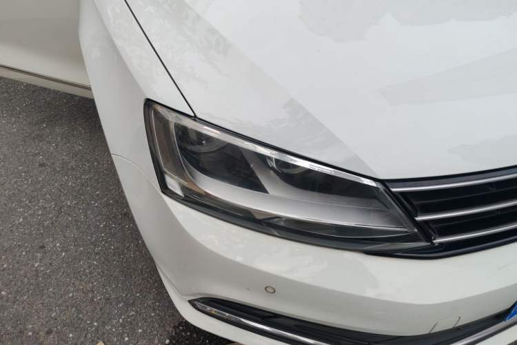 Used Volkswagen Sagitar 2018 180TSI DSG Prestige Edition Right Front Headlight