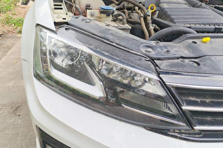 Used Volkswagen Sagitar 2018 280TSI DSG Ignite Edition Right Front Headlight