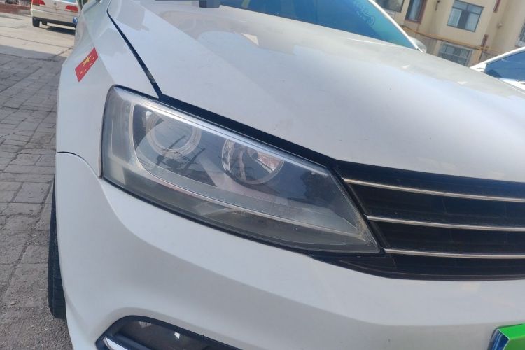 Used Volkswagen Sagitar 2018 1.6L Automatic Comfort Model Right Front Headlight