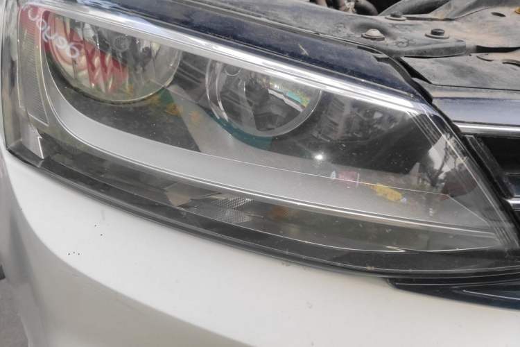 Used Volkswagen Sagitar 2018 280TSI DSG Comfort Model Right Front Headlight