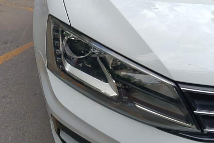 Used Volkswagen Sagitar 2018 280TSI DSG Ignite Edition Right Front Headlight
