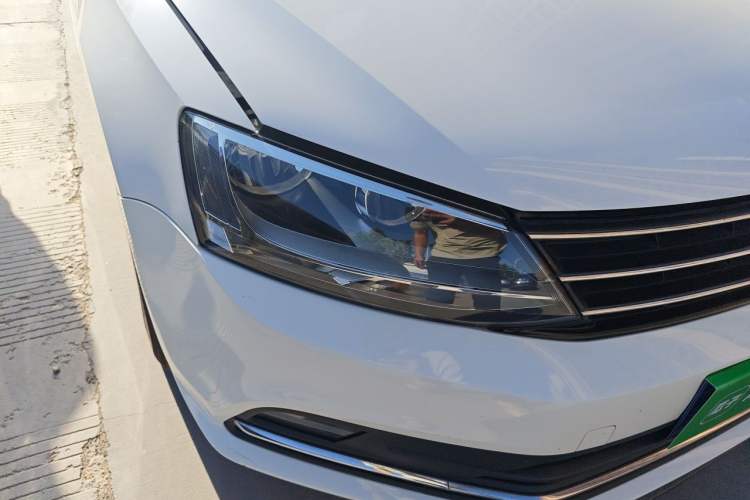 Used Volkswagen Sagitar 2018 280TSI DSG Comfort Model Right Front Headlight