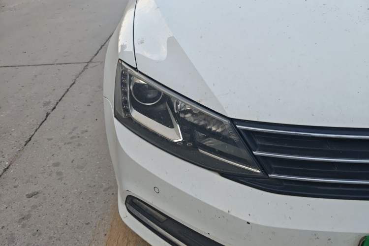 Used Volkswagen Sagitar 2018 280TSI DSG Luxury Model Right Front Headlight