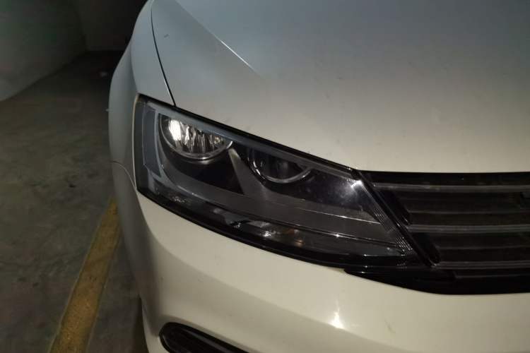 Used Volkswagen Sagitar 2018 180TSI DSG Prestige Edition Right Front Headlight