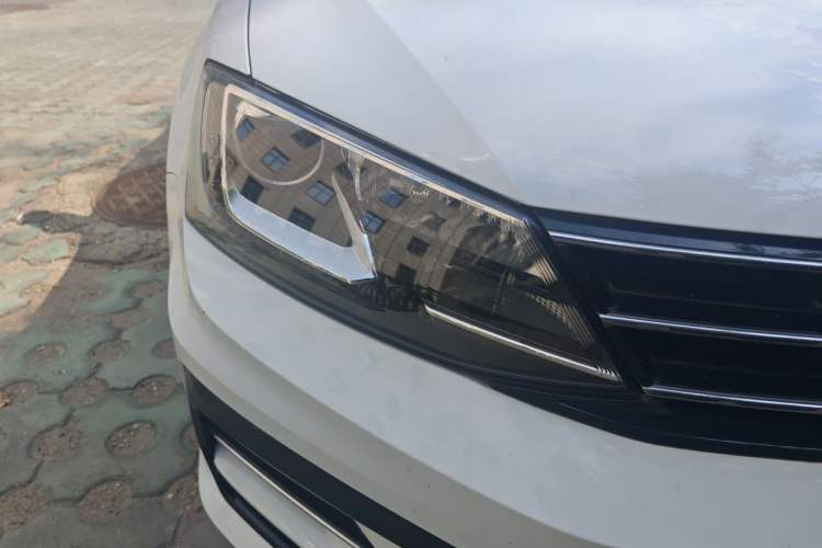 Used Volkswagen Sagitar 2018 280TSI DSG Ignite Edition Right Front Headlight