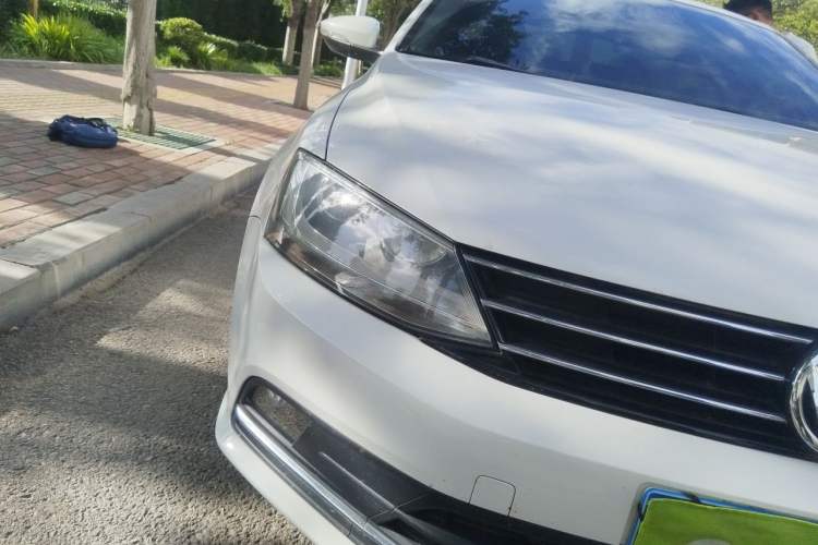 Used Volkswagen Sagitar 2018 1.6L Automatic Comfort Model Right Front Headlight