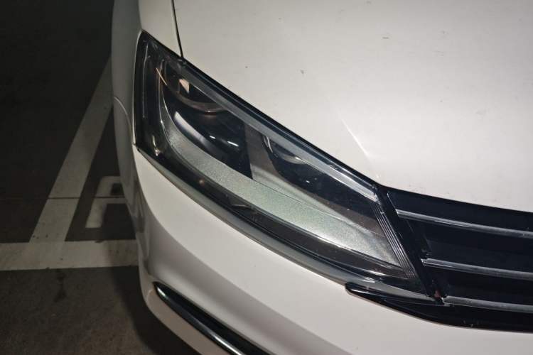Used Volkswagen Sagitar 2018 1.6L Automatic Comfort Model Right Front Headlight