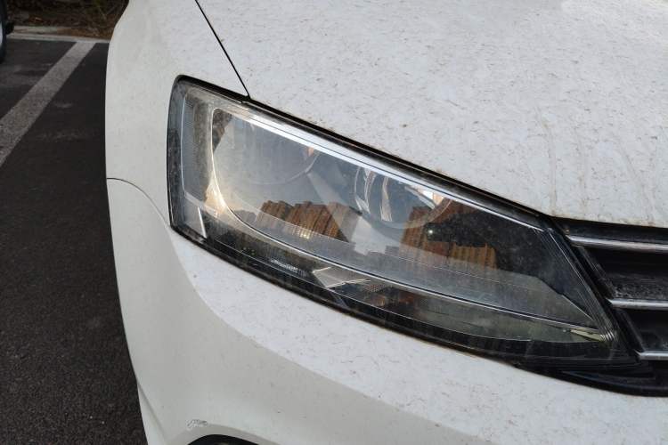 Used Volkswagen Sagitar 2018 1.6L Automatic Comfort Model Right Front Headlight