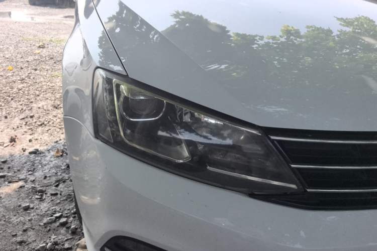 Used Volkswagen Sagitar 2018 280TSI DSG Comfort Model Right Front Headlight