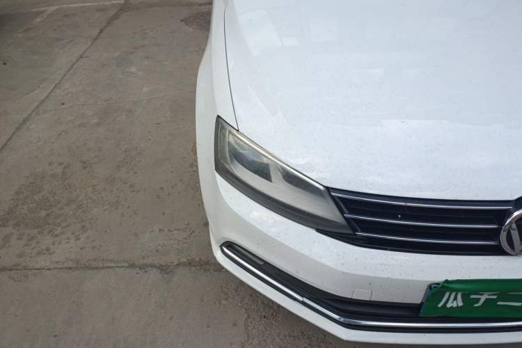 Used Volkswagen Sagitar 2018 1.6L Automatic Comfort Model Right Front Headlight