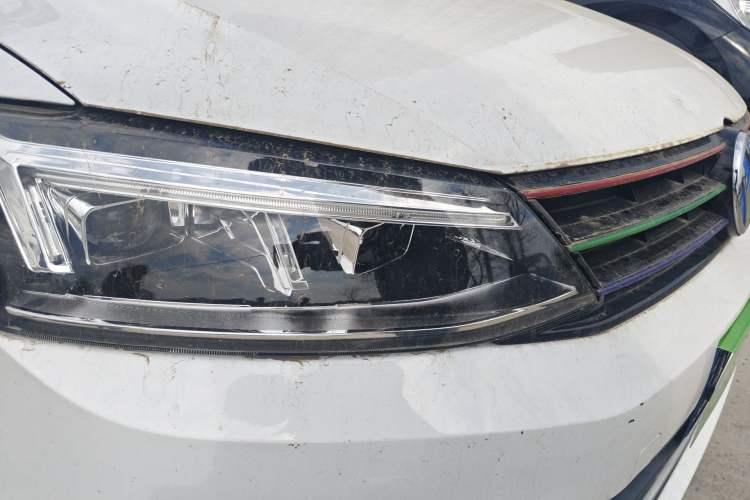Used Volkswagen Sagitar 2018 1.6L Automatic Comfort Model Right Front Headlight