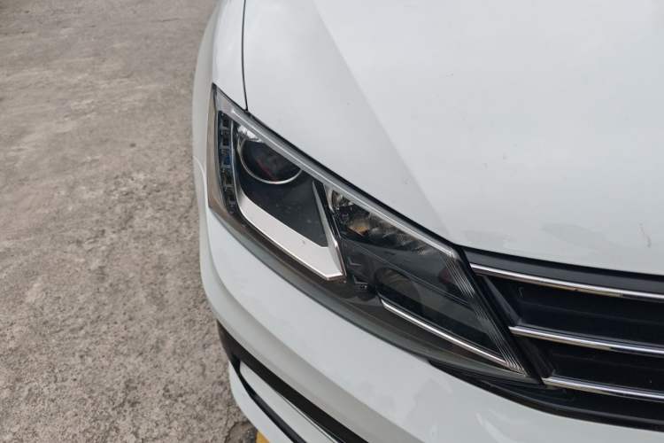 Used Volkswagen Sagitar 2018 280TSI DSG Ignite Edition Right Front Headlight