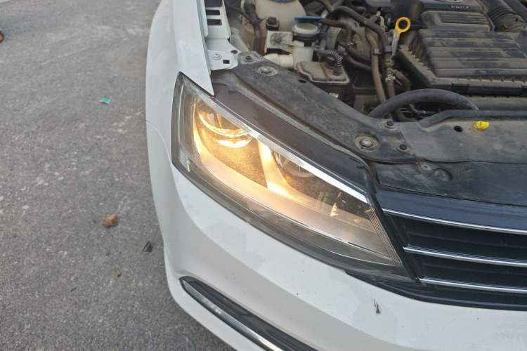 Used Volkswagen Sagitar 2018 180TSI DSG Prestige Edition Right Front Headlight