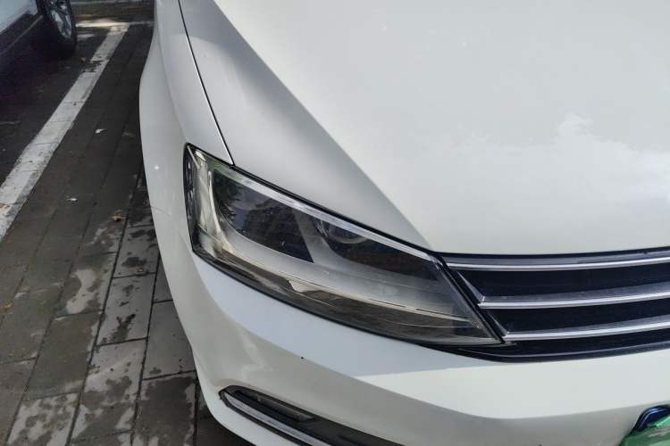 Used Volkswagen Sagitar 2018 1.6L Automatic Comfort Model Right Front Headlight