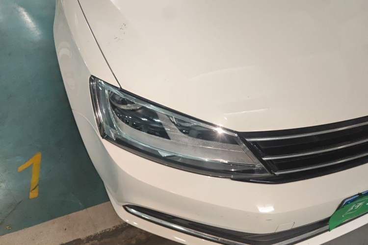 Used Volkswagen Sagitar 2018 180TSI DSG Prestige Edition Right Front Headlight