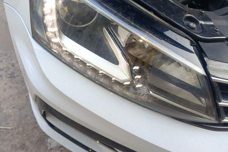 Used Volkswagen Sagitar 2018 280TSI DSG Ignite Edition Right Front Headlight