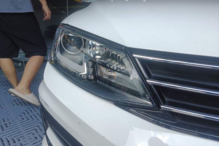 Used Volkswagen Sagitar 2018 280TSI DSG Ignite Edition Right Front Headlight