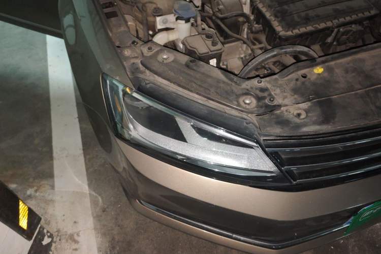 Used Volkswagen Sagitar 2018 1.6L Automatic Comfort Model Right Front Headlight